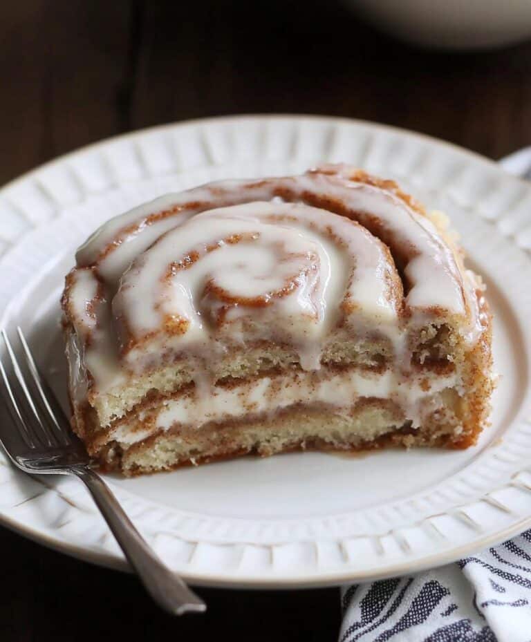 Gooey Cinnamon Roll Cake Recipe