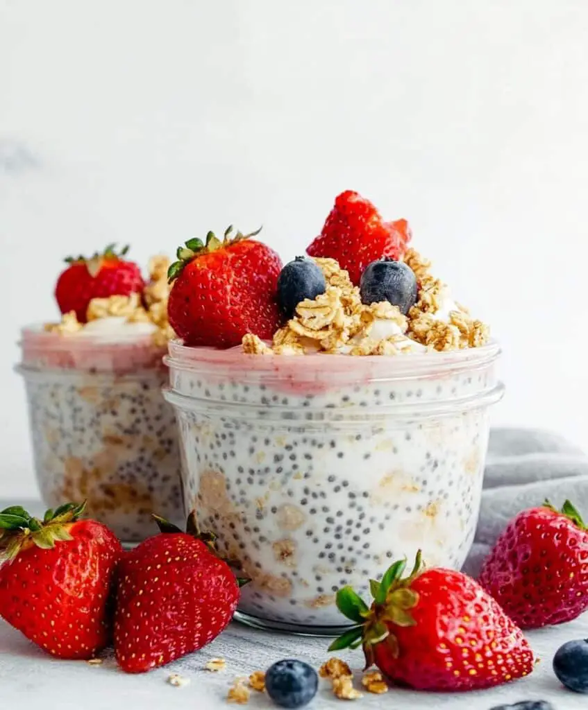 High Protein Strawberry Cheesecake Overnight Oats Recipe